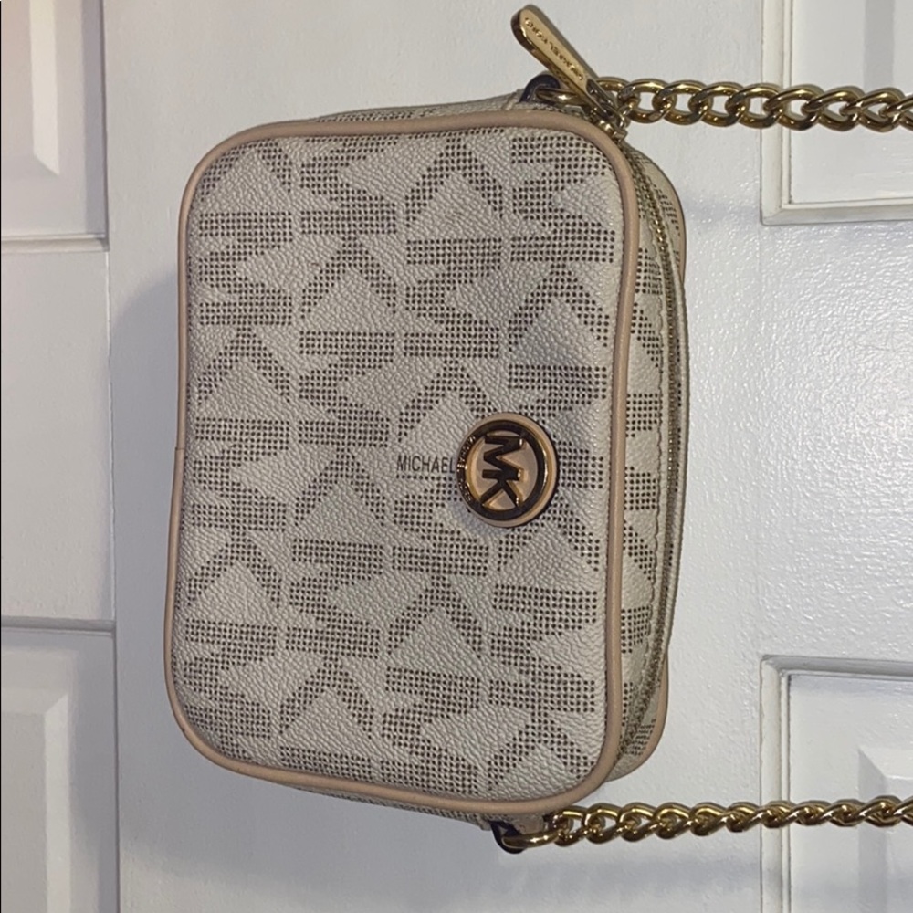Michael Kors Crossbody